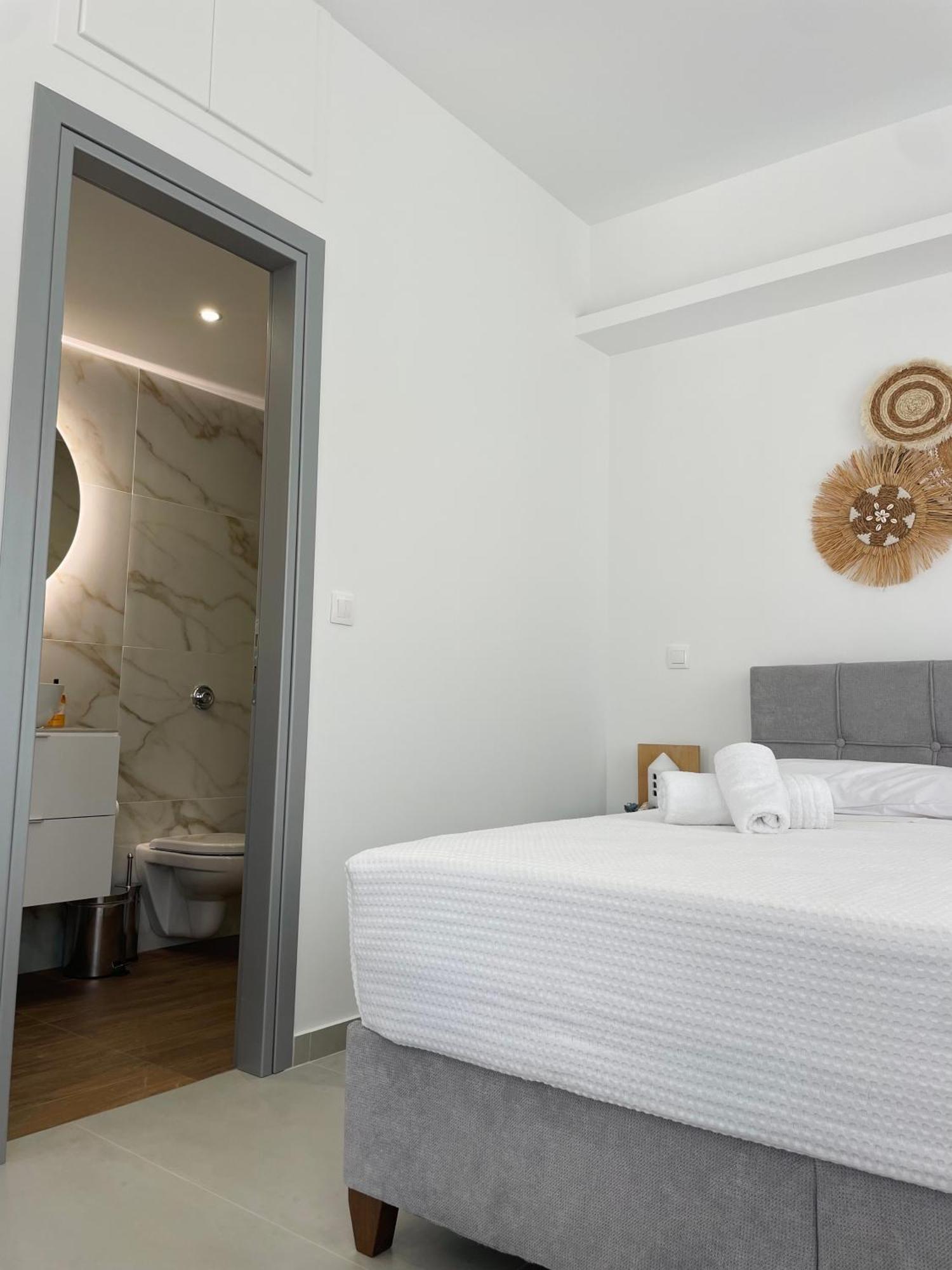 Kyma Luxury Suite Kiáton 外观 照片
