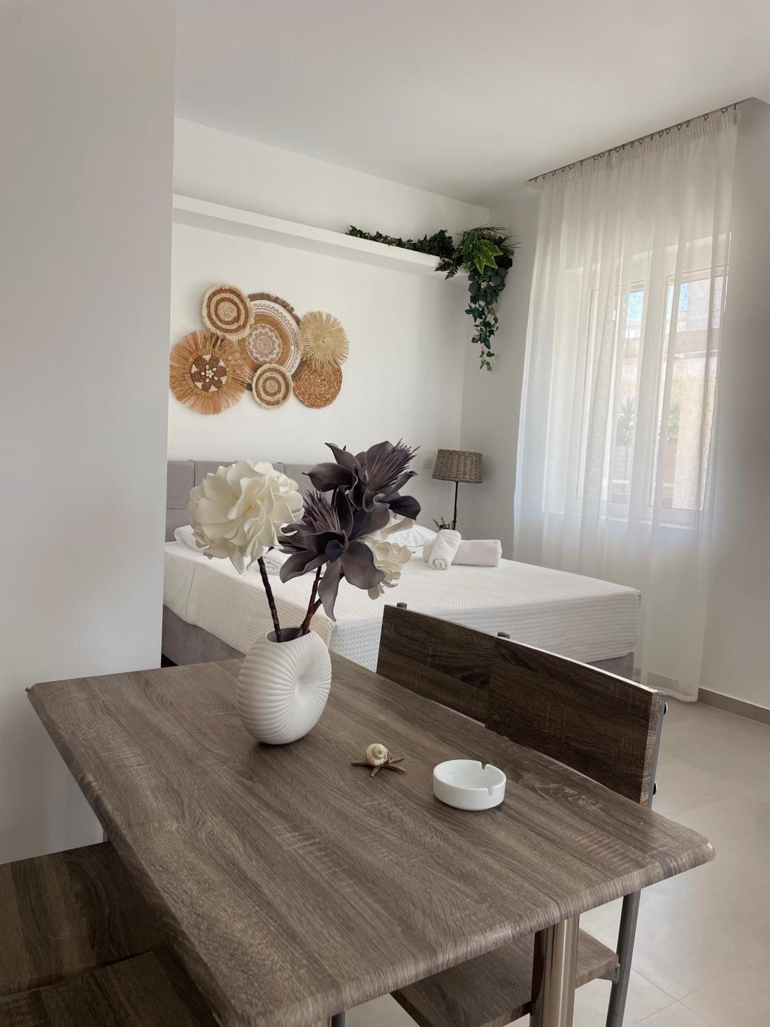 Kyma Luxury Suite Kiáton 外观 照片